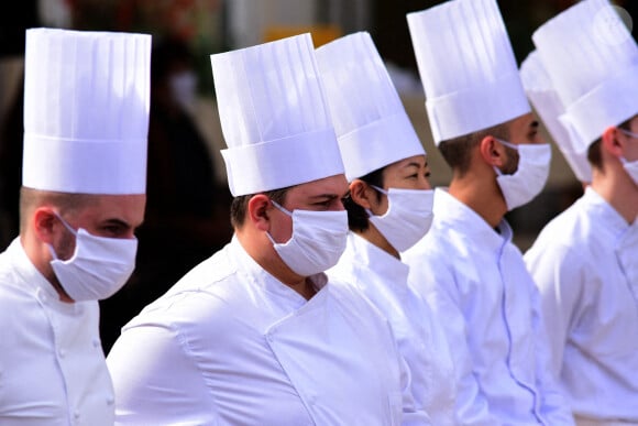 Illustration - Les obsèques de Pierre Troisgros, mythique chef 3 étoiles, en l'église Notre Dame des Victoires à Roanne, le 29 septembre 2020. Plusieurs personnalites étaient présentes lors des obsèques pour rendre un dernier hommage au chef. © Romain Doucelin/Bestimage