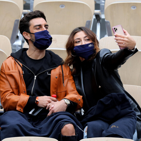 Rachel Legrain-Trapani et son compagnon Valentin Léonard dans les tribunes du tournoi de tennis des Internationaux de Roland Garros à Paris. Le 3 octobre 2020 © Dominique Jacovides / Bestimage