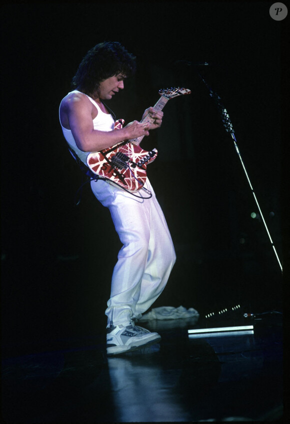Archives - Le guitariste Eddie Van Halen, fondateur du groupe de hard rock Van Halen.