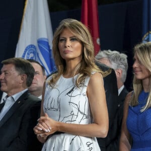 Le président américain Donald Trump et la première dame Melania Trump célèbrent la fête nationale au mont Rushmore à Keystone. 