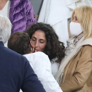 Rafael Nadal embrasse son épouse Xisca Perello après sa victoire en finale de Roland-Garros. Paris, le 11 octobre 2020. © Dominique Jacovides / Bestimage