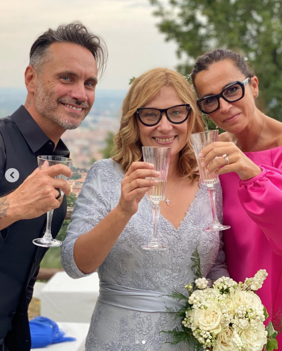 Nicoletta Mantovani, la veuve de Luciano Pavarotti, et deux invités de son mariage qui a eu lieu le 20 septembre 2020 à Bologne.