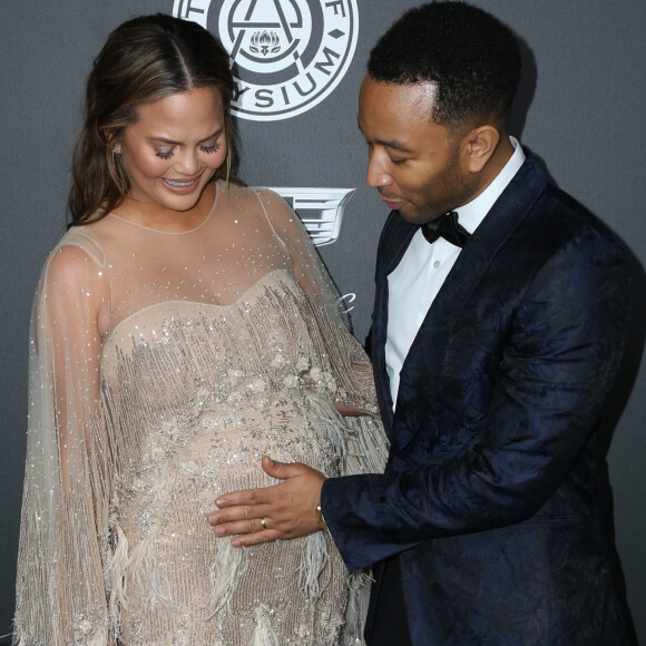 Chrissy Teigen, enceinte et son mari John Legend - Les célébrités posent lors du photocall de la soirée "The Art of Elysium" à Santa Monica.