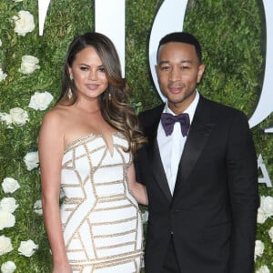 Chrissy Teigen, son mari John Legend lors de la 71ème cérémonie annuelle des Tony Awards 2017 au Radio City Music Hall à New York, le 11 juin 2017. 