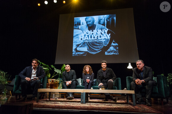 Sébastien Farran (Manager de Johnny Hallyday), Bertrand Lamblot ( directeur artistique du label Warner) Rose-Hélène Chassagne (Directrice Générale du label Warner)), Maxim Nucci (compositeur et réalisateur) , Thierry Chassagne (Président Warner Music France) lors de la conférence de presse pour la sortie de l'album "Mon pays c'est l'amour" de Johnny Hallyday dans les locaux de Warner Music France à Paris le 15 octobre 2018. © Cyril Moreau / Bestimage