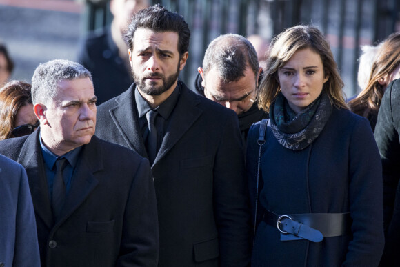 Thierry Chassagne, Maxim Nucci (Yodélice) et sa compagne Isabelle Ithurburu - Arrivées des personnalités en l'église de La Madeleine pour les obsèques de Johnny Hallyday à Paris. Le 9 décembre 2017