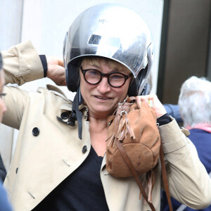 Exclusif - Christine Bravo (scooter) - People à la sortie des studios de la radio RTL à Paris, le 28 mai 2015. 