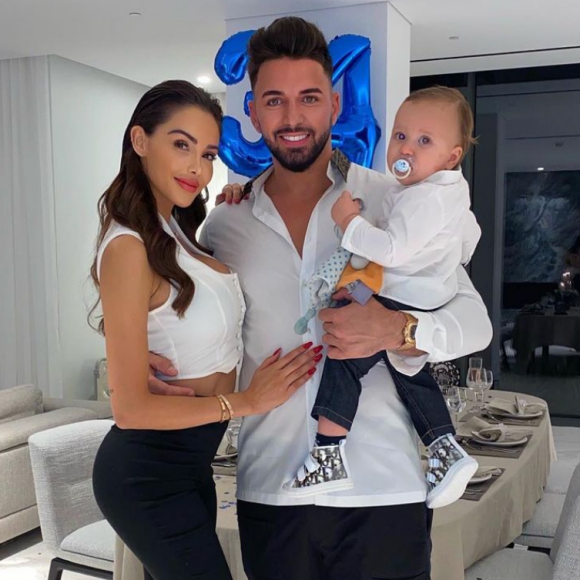 Le fils de Nabilla, Milann, a reçu un maillot du PSG dédicacé par Neymar - Instagram