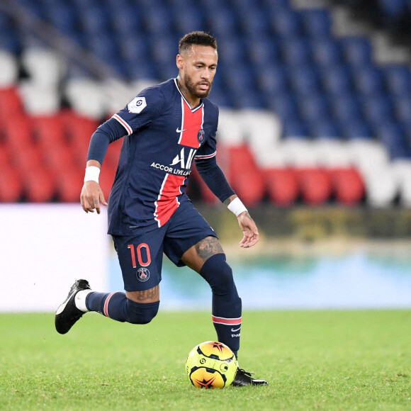 10 NEYMAR JR (PSG) - Le PSG bat l'équipe de football d'Angers (6 - 1) lors de la 6ème journée de Ligue 1 au Parc des Princes à Paris, le 2 octobre 2020.