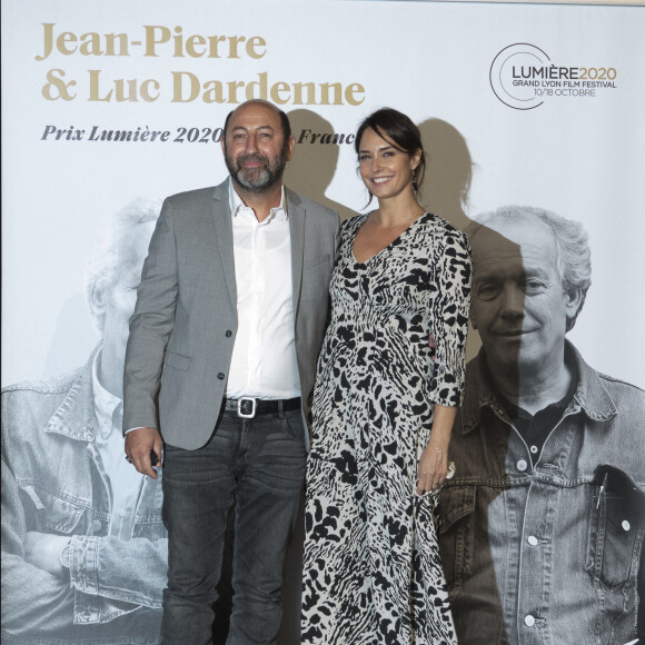 Kad Merad et Virginie vignali, lors de la cérémonie de clôture de la 12e édition du Festival du film Lumière à Lyon, du 10 au 18 octobre 2020. Le festival rend, cette année, hommage aux cinéastes belges Jean-Pierre et Luc Dardenne, doubles lauréats de la Palme d'Or. Lyon, le 16 octobre 2020. © Sandrine Thesillat / Panoramic / Bestimage 