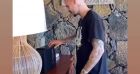 M. Pokora et son fils Isaiah le 18 octobre 2020.