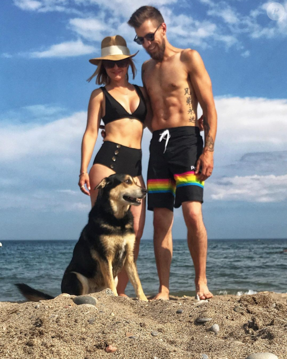 L'actrice Mena Suvari et son mari Michael Hope. Juillet 2019.