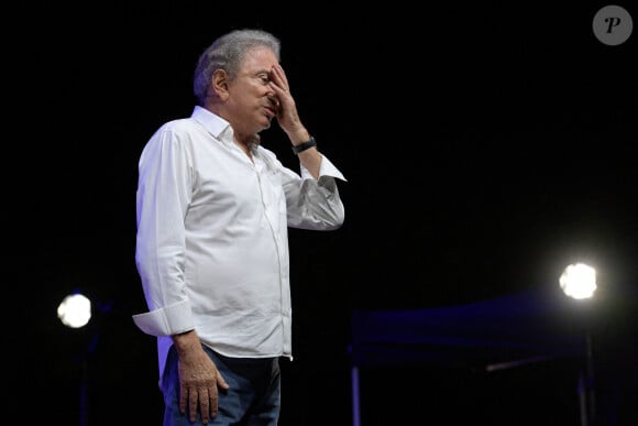 Exclusif - Michel Drucker - Spectacle hommage à Guy Bedos dans le parc Jourdan à Aix-en-Provence. Le 15 août 2020 © Patrick Carpentier / Bestimage