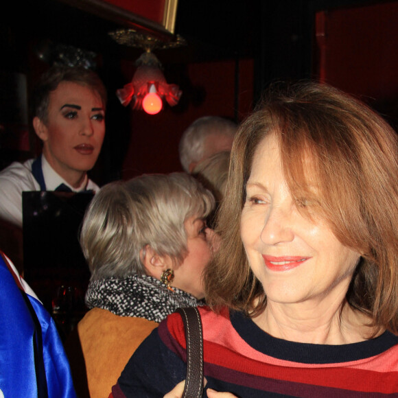 Exclusif - Nathalie Baye lors du déjeuner pour la remise d'un chèque pour l'l'association Les p'tits poulbots de Montmartre au cabaret Chez Michou à Paris, France, le 19 janvier 2020. Le livre de Michou Prince Bleu de Montmartre au édition Cherche Midi a été mis en vente et les bénéfices seront reversés à l'association. © Philippe Baldini/Bestimage