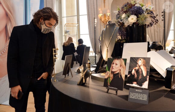 Exclusif - Renan Pacheco assiste à la présentation de la nouvelle collection de Haute Joaillerie "Valérie Messika by Kate Moss" à l'hôtel de Crillon à Paris, lors de la fashion week. Le 5 octobre 2020. © Veeren / Bestimage