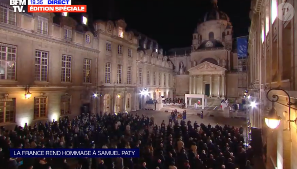 L'hommage à Samuel Paty le 21 octobre 2020 dans la Cour d'honneur de la Sorbonne à Paris.