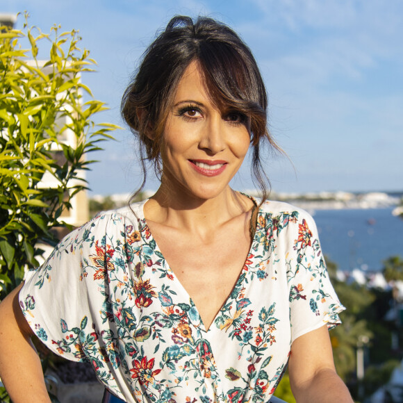 Exclusif - Fabienne Carat avant de monter les marches du 72ème Festival du Film de Cannes, sur la terrasse de Sandra & Co, préparation maquillage et coiffure par Lamia et Soraya à Cannes, le 16 mai 2019. © Pierre Perusseau / Bestimage