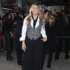 Blake Lively arrive au défilé de Michael Kors lors de la New York Fashion Week (4 - 12 février 2020), le 12 février 2020. L'actrice de 32 ans adopte un look androgyne chic en chemise, gilet et pantalon. 