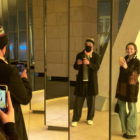 Yannick et ses filles Jenaye et Eleejah Noah visitent la Fondation Louis Vuitton. Paris, le 28 octobre 2020.