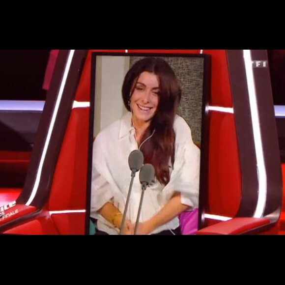 Jenifer, à distance depuis chez elle à cause du coronavirus, lors de la finale de The Voice Kids saison 7 sur TF1, le 10 octobre 2020.