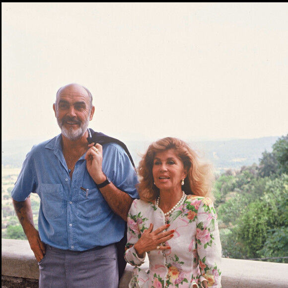 Sean Connery et son épouse- rendez-vous à Tourrette en 1989. 