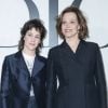 Sigourney Weaver et sa fille Charlotte Simpson au photocall du défilé de mode prêt-à-porter automne-hiver 2020/2021 "Dior" à Paris © Olivier Borde / Bestimage 