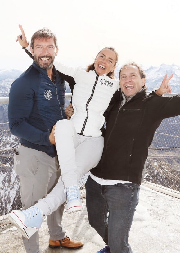 Exclusif - Philippe Candeloro, Delphine Zentout, et Franck Sémonin visitent le Pic du Midi à 3000 mètres d'altitude dans les Pyrénnées à l'occasion du "Festival Écran Jeunesse" de Lourdes, le 25 octobre 2020.