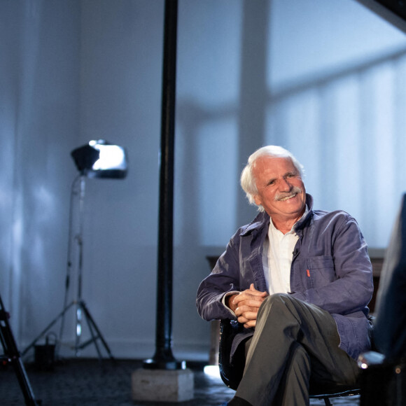 Yann Arthus-Bertrand lors de l'enregistrement de l'émission "Animaux Stars" présentée par Bernard Montiel qui sera diffusée le 7 novembre 2020 à 17h30. Le 22 septembre 2020. © Jeremy Melloul/Bestimage 