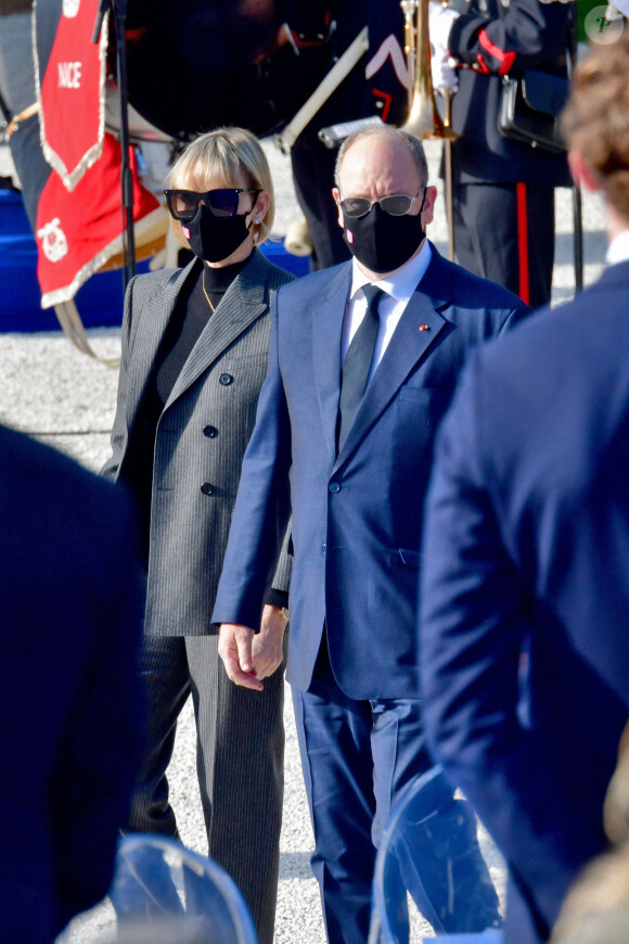 Le prince Albert II de Monaco, la princesse Charlène - Cérémonie d'hommage national aux victimes de l'attentat terroriste du 29 octobre 2020 au sommet de la Colline du Château à Nice le 7 novembre 2020. Un terroriste islamiste est entré dans la basilique Notre Dame de l'Assomption à Nice et a fait trois victimes avec un couteau avant d'être neutralisé par la police municipale. © Bruno Bebert / Bestimage 