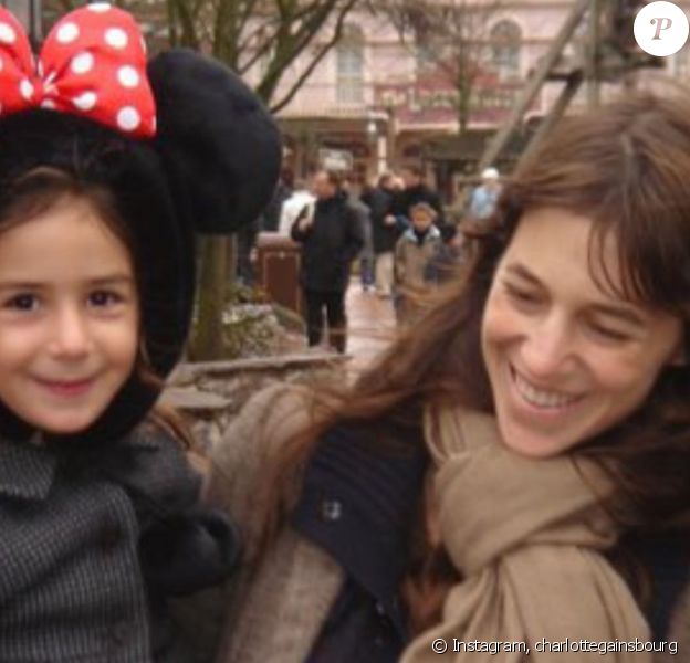 Alice Attal fête ses 18 ans, sur le compte Instagram de sa mère Charlotte Gainsbourg