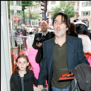 Yvan Attal et sa fille Alice à Paris en 2008.