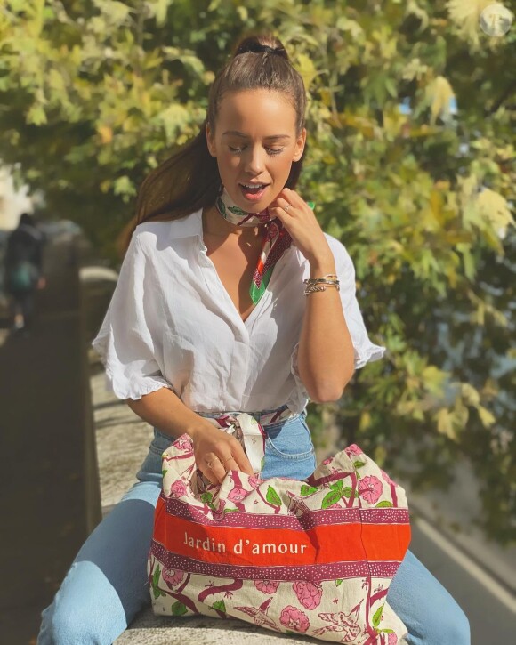 Mohamed Bouhafsi, journaliste sportif, est en couple avec la belle Angeline.