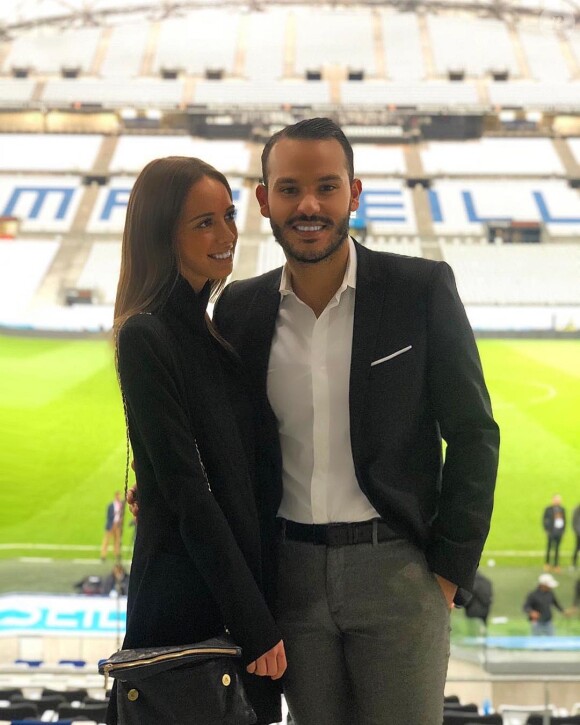 Mohamed Bouhafsi, journaliste sportif spéciale dans le football, présente sa compagne la belle Angeline.