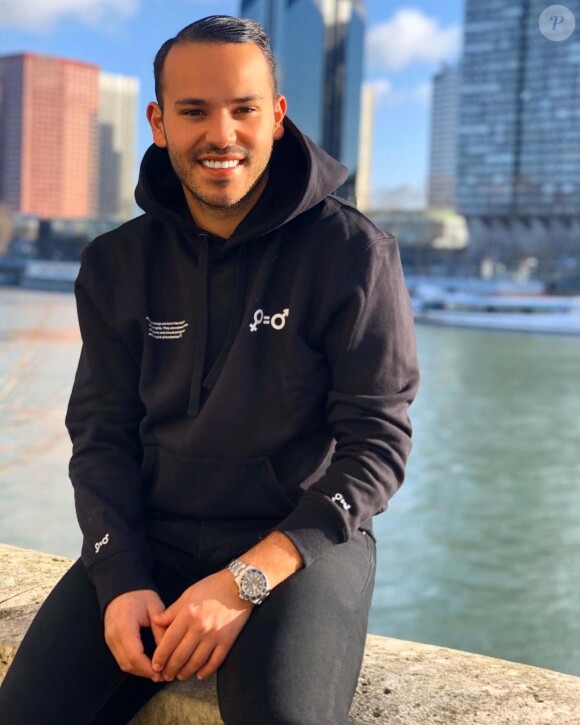 Mohamed Bouhafsi, journaliste sportif spéciale dans le football, présente sa compagne la belle Angeline.