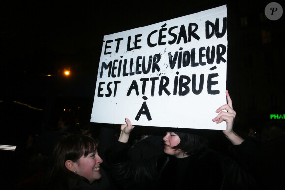Manifestation contre la nomination de Roman Polanski avant la 45ème cérémonie des César à Paris, le 28 février 2020. 