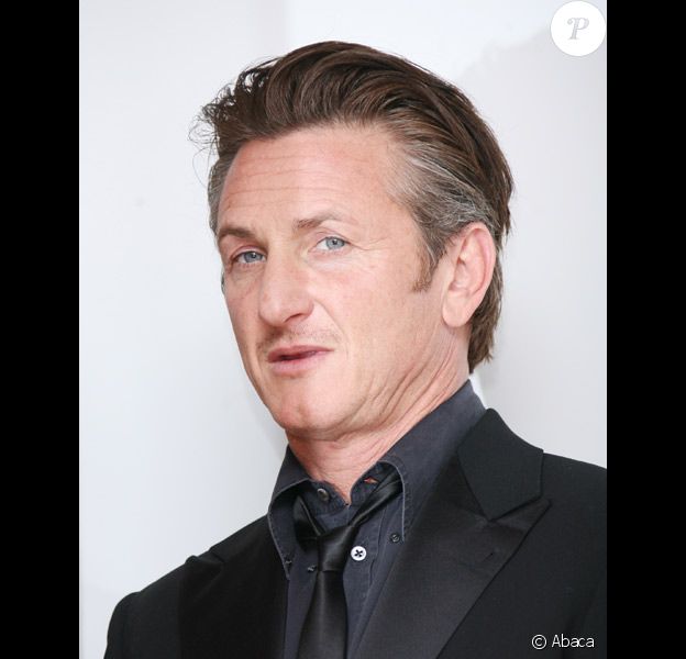 Sean Penn A Toujours Les Paparazzis Dans Le Nez Purepeople