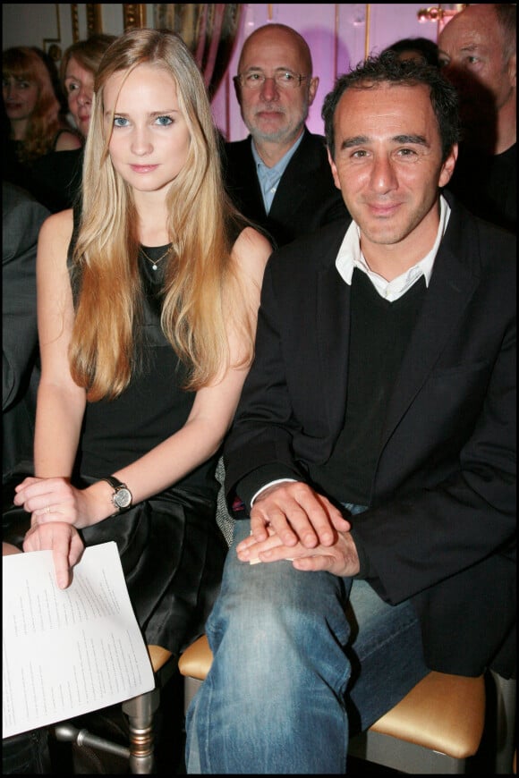 Elie Semoun et sa compagne Juliette Gernez à la Fashion Week de Paris en 2008.