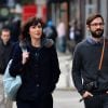 Mary Elizabeth Winstead marchant avec son époux Riley Stearns à SoHo, à New York, le 15 mars 2016. © PCN/ABACAPRESS.COM