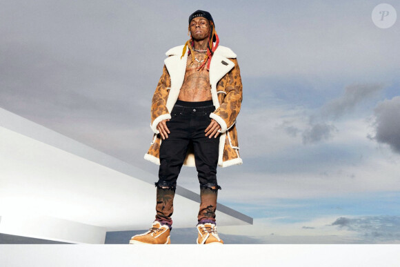 Le chanteur Lil Wayne pose pour la nouvelle campagne de pub de la collaboration "Bape x Ugg". Le 6 novembre 2019.