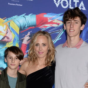 Kim Raver avec ses enfants Luke et Leo - People lors de la soirée "Cirque du Soleil Volta" à Los Angeles, le 21 janvier 2020.