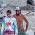 Exclusif - Joakim Noah, sa compagne Lais Ribeiro et son fils Alexandre Ribeiro profitent des joies de la plage avec quelques amis à Malibu, le 9 juin 2020.