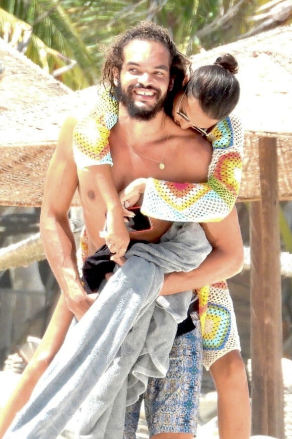 Exclusif - Lais Ribeiro et son compagnon Joakim Noah passent des vacances romantiques sur la plage de Tulum au Mexique