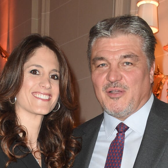 David Douillet et sa femme Vanessa Carrara - 3ème Gala caritatif des "Stéthos d'Or" qui récompensent les artistes qui contribuent au bien-être de tous, organisé par la Fondation pour la Recherche en Physiologie au George V à Paris, le 11 mars 2019. Les Stéthos d'Or mettent à l'honneur cette année encore les personnalités qui, par leurs implications et énergies positives, ont contribué à la grande réussite de cette manifestation. Grâce aux dons, les premiers programmes de recherches en France et la construction du laboratoire entièrement dédié à ces derniers ont pu voir le jour. D'autres avancées ont été présentées au cours de cette soirée composée d'un dîner avec les personnalités, de la remise des Stéthos d'Or puis d'une vente aux enchères. La Fondation pour la Recherche en Physiologie est placée sous l'égide de la Fondation de France et la Fondation Roi Baudouin. La soirée est présentée par le Docteur F. Saldmann. © Coadic Guirec/Bestimage