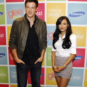 Cory Monteith et Naya Rivera ("Glee") font une apparition au magasin AT&T à Skokie. Le 3 juin 2011.