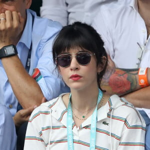 Nolwenn Leroy et son compagnon Arnaud Clément dans les tribunes des Internationaux de France de Tennis de Roland Garros à Paris, le 10 juin 2018. © Dominique Jacovides - Cyril Moreau/Bestimage 