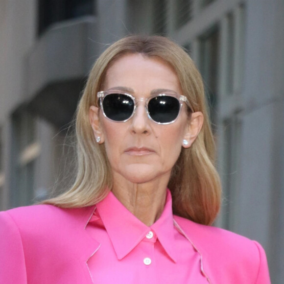 Celine Dion a choisi de s'habiller en rose pour la Journée Internationale pour les Droits des Femmes à New York le 7 mars 2020.