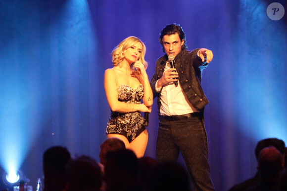 Exclusif - Clara Morgane - Anniversaire de Clara Morgane (39 ans) sur la scène du "Oh César" (César Palace) à l'occasion de son spectacle le Cabaret de Clara Morgane à Paris le 24 janvier 2020. M. Dereymez danse avec elle dans son show. © Cédric Perrin/Bestimage 