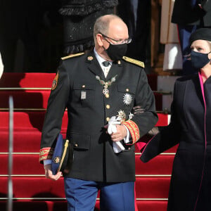 Le prince Albert II de Monaco, la princesse Charlène de Monaco - La famille princière assiste à la messe d'action de grace avec Te Deum à la cathédrale de Monaco à l'occasion de la Fête Nationale 2020 de la principauté de Monaco le 19 novembre 2020. © Cyril Dodergny / Nice Matin / Bestimage