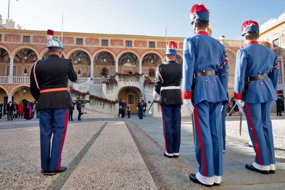 La famille princière assiste à une cérémonie de remise de médaille dans la cours du Palais de Monaco lors de la Fête Nationale 2020 de la principauté de Monaco le 19 novembre 2020. © David Nivière / Pool / Bestimage