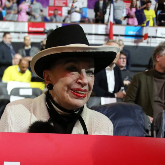 Exclusif - Geneviève de Fontenay - People au meeting de Emmanuel Macron (candidat de ''En marche !'' pour l'élection présidentielle 2017) au Palais des Sports de Lyon le 4 février 2017. © Dominique Jacovides - Sébastien Valiela / Bestimage